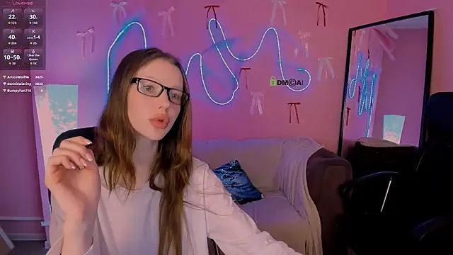 Вебкам-шоу khloebeauty