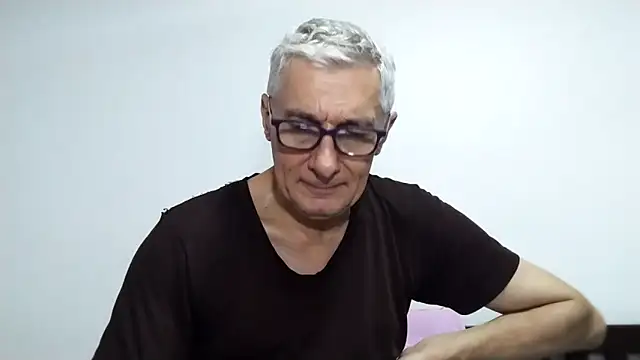 BIGUNCUTHARDCOCK's Live XXX Chat