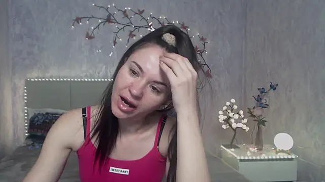 KaraCriegs: онлайн-секс-чат