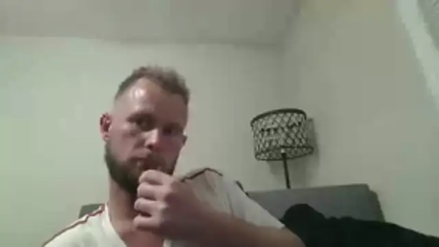 Živý XXX chat boysfirsttime