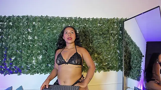 Amayavaldes Chat XXX live