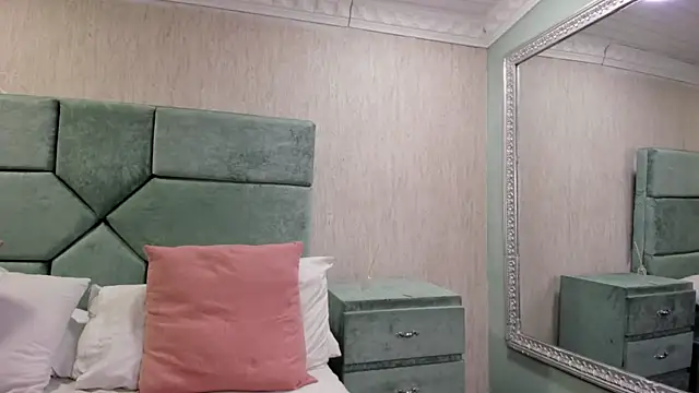 Sembang XXX Secara Langsung NaomySakura