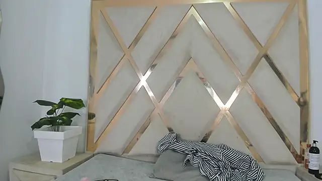 Selenaasm Chat XXX in diretta