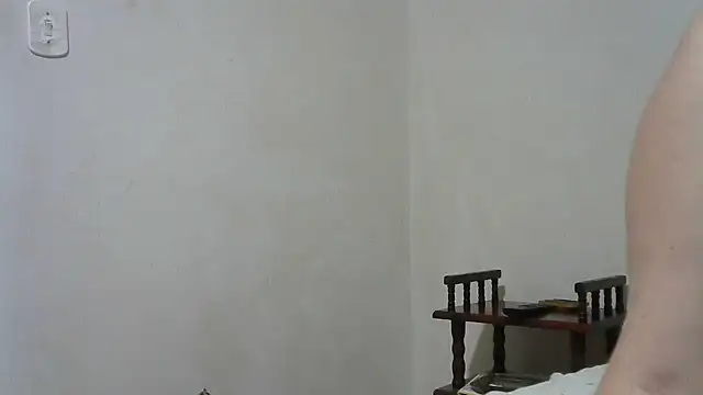 Queen_Paola_Prada 现场XXX聊天