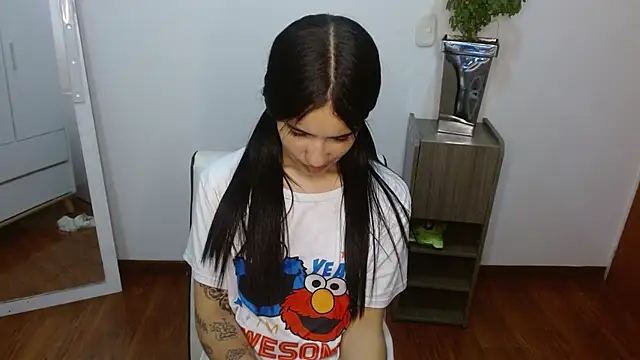 Lucy_engel 现场XXX聊天