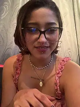 LilithMonette 即時 XXX 聊天