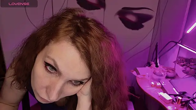 Show modela JohansonKatie na web-kameri