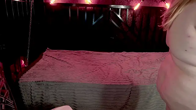 Chat +18 de Tinker_Belll ao vivo