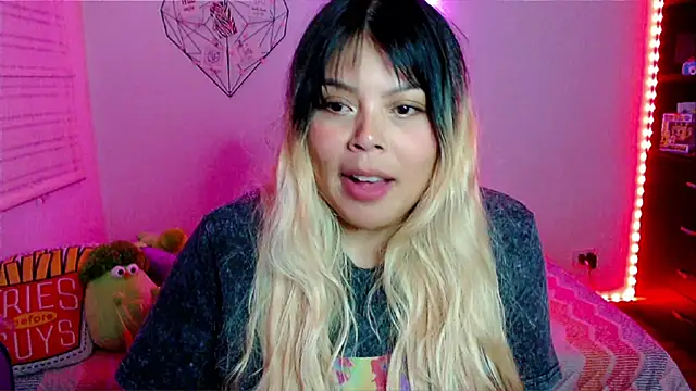 Chat XXX en directo de EllieMoonX