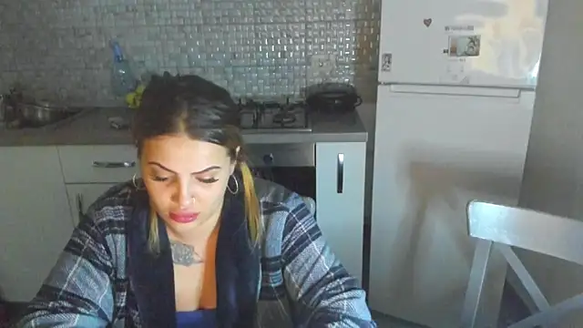 Ellyslimdoll Chat XXX in diretta