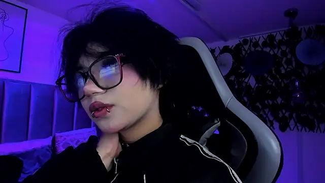 Chat +18 de Kitty_Gang ao vivo