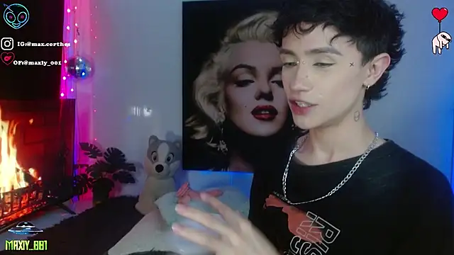 maxiy_001 在線直播表演