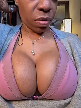 Kennady_Buxum_Goddess' Live XXX Chat