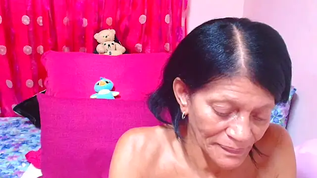 SLUTTYROXY élő XXX-chatje