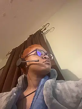 Chat +18 de nickytheehawtie ao vivo