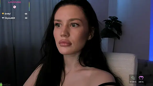 Aria_Mila Adlı Modelin Canlı XXX Sohbeti