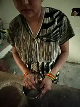 Savita_bhabhi_enjoy's Live XXX Chat