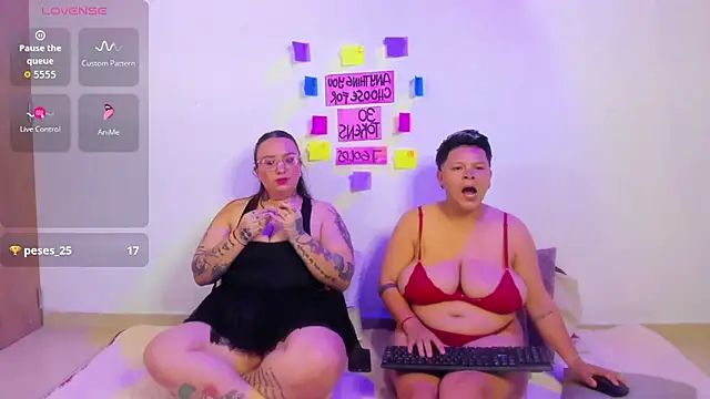 MiaYMolly's Live XXX Chat