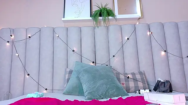 Meganlove__ লাইভ XXX চ্যাট