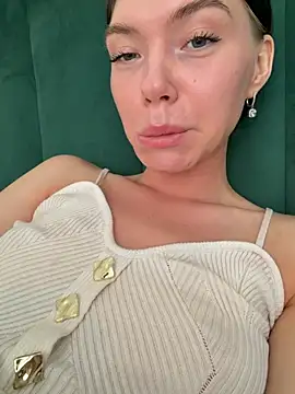 دردشة Lisaaa_Alisa الجنسية المباشرة