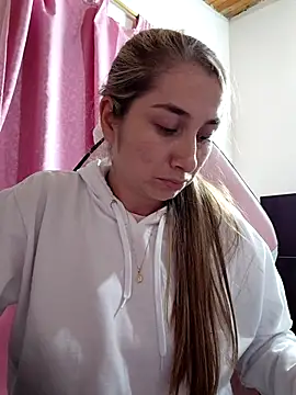 دردشة Iris_love18 الجنسية المباشرة