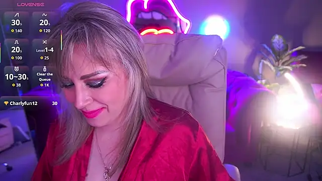 CandyLadyyy's Live XXX Chat