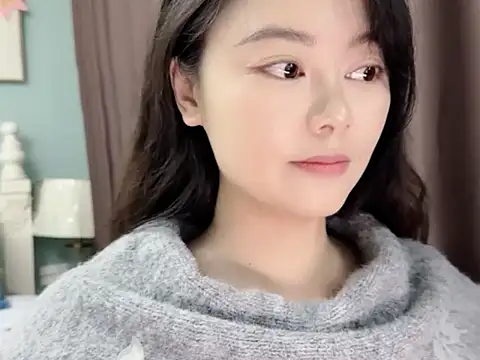 sarah111's Live XXX Chat