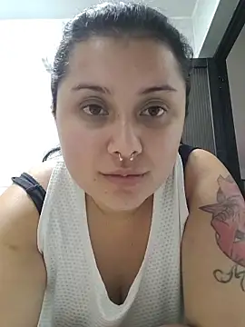 Chat +18 de CurvyNoir ao vivo