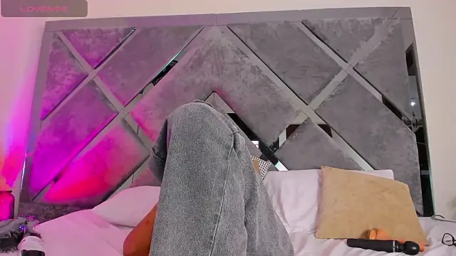 luciagray1's Live XXX Chat