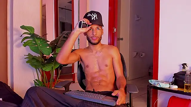 Thiagoferreti: онлайн-секс-чат