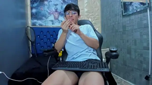 ElanGiraldo's Webcam Show