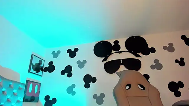 Вебкам-шоу AdharaSkinny_