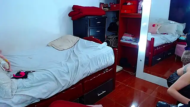 Chat +18 de MariamGray1 ao vivo