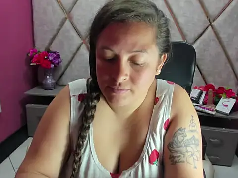 Sarah_Boobs_ élő XXX-chatje