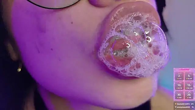 Haelycute élő XXX-chatje