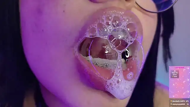 Haelycute 现场XXX聊天