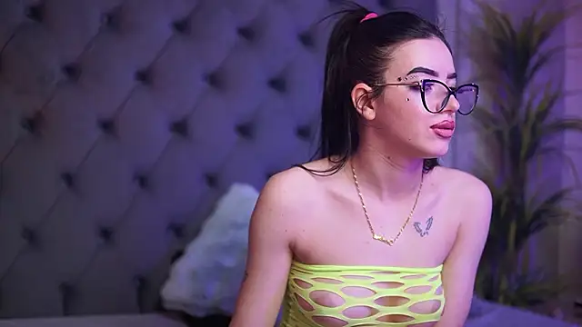 CallieDoll Webcam show