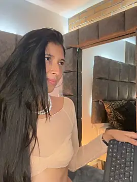 BrigitteVons 现场XXX聊天