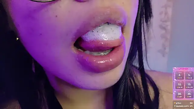 Haelycute's Live XXX Chat