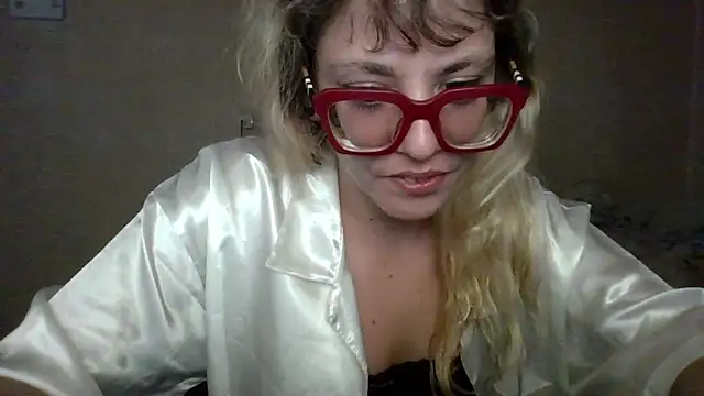 Show de BlondieTami na webcam