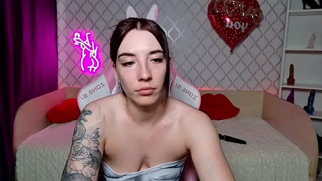 Curious_Lily's Live XXX Chat