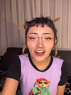 baby_akuma Chat XXX in diretta