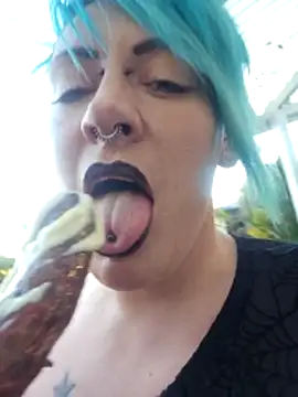 PinkTheHawk's Live XXX Chat