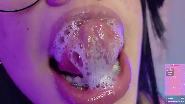 Haelycute 现场XXX聊天