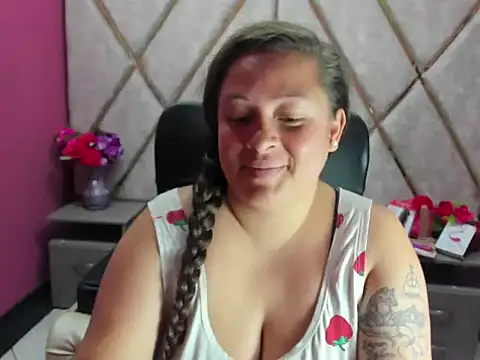 Chatroom XXX en direct de Sarah_Boobs_