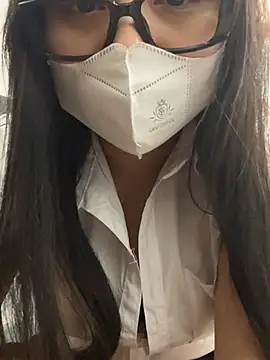 Rinn99 Adlı Modelin Canlı XXX Sohbeti