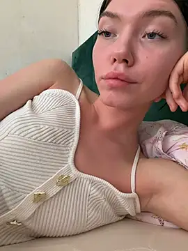 Chat XXX en directo de Lisaaa_Alisa