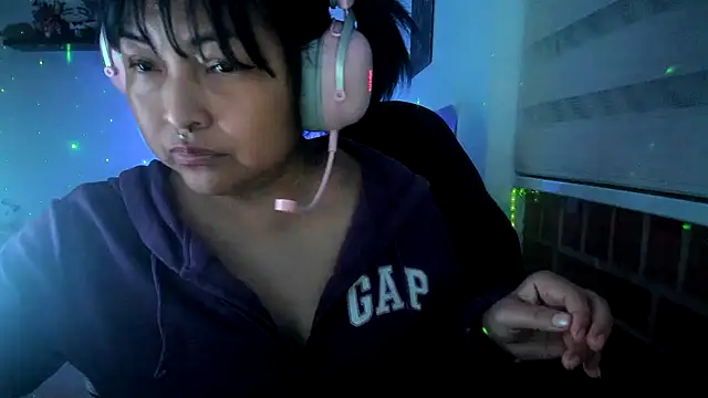 Chat XXX en directo de Shaddycute_