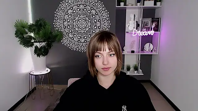 EchoScribe Adlı Modelin Canlı XXX Sohbeti