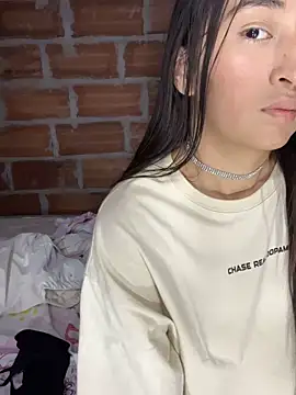 Show modela RAKEL37 na web-kameri